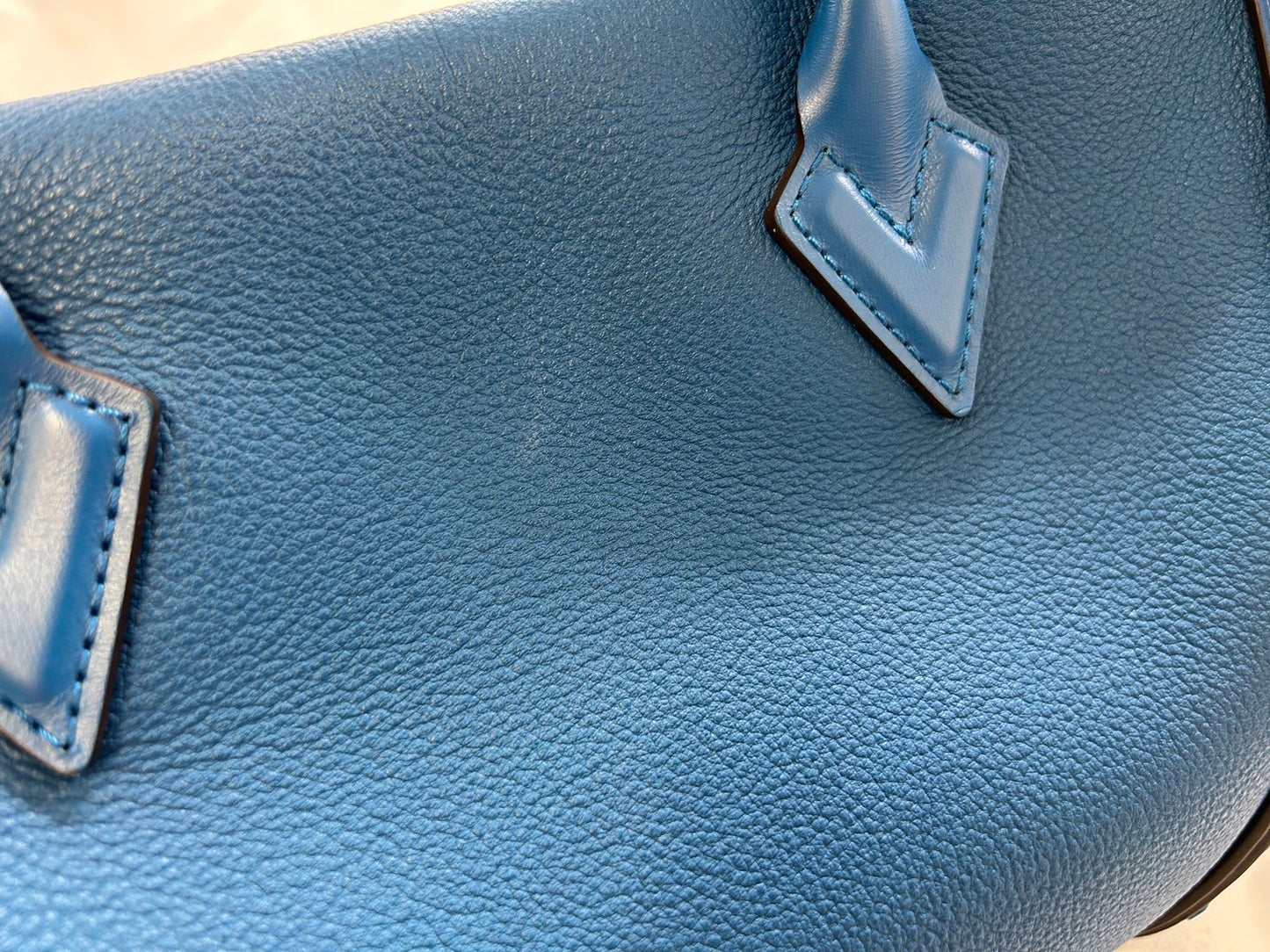 Louis Vuitton Vellore Handbags M94483