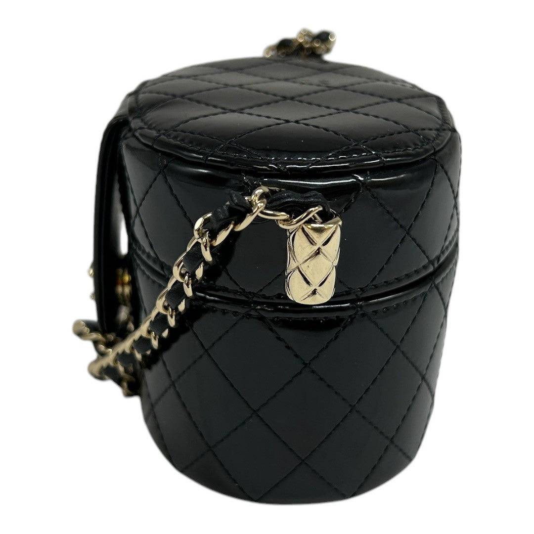CHANELMatelassé Pouch shoulder