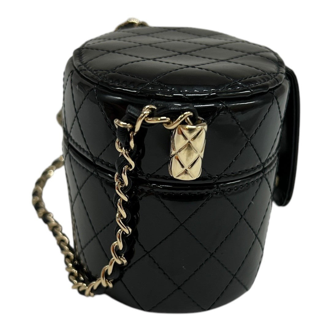 CHANELMatelassé Pouch shoulder