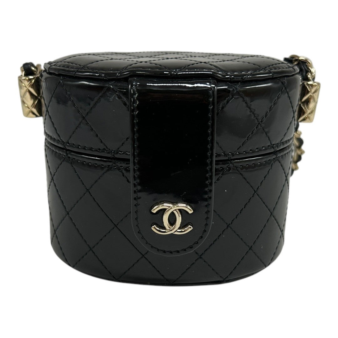 CHANELMatelassé Pouch shoulder