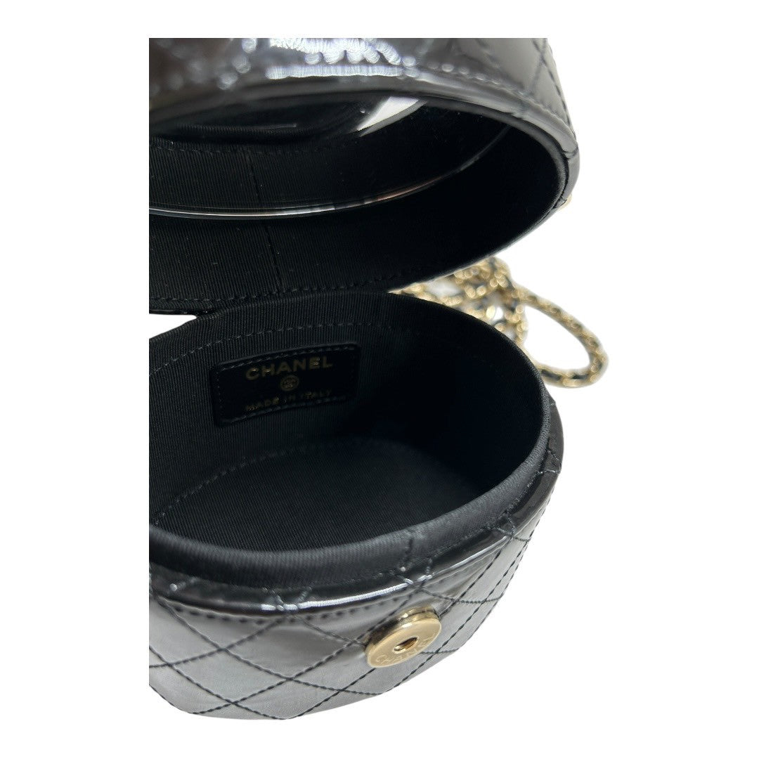 CHANELMatelassé Pouch shoulder