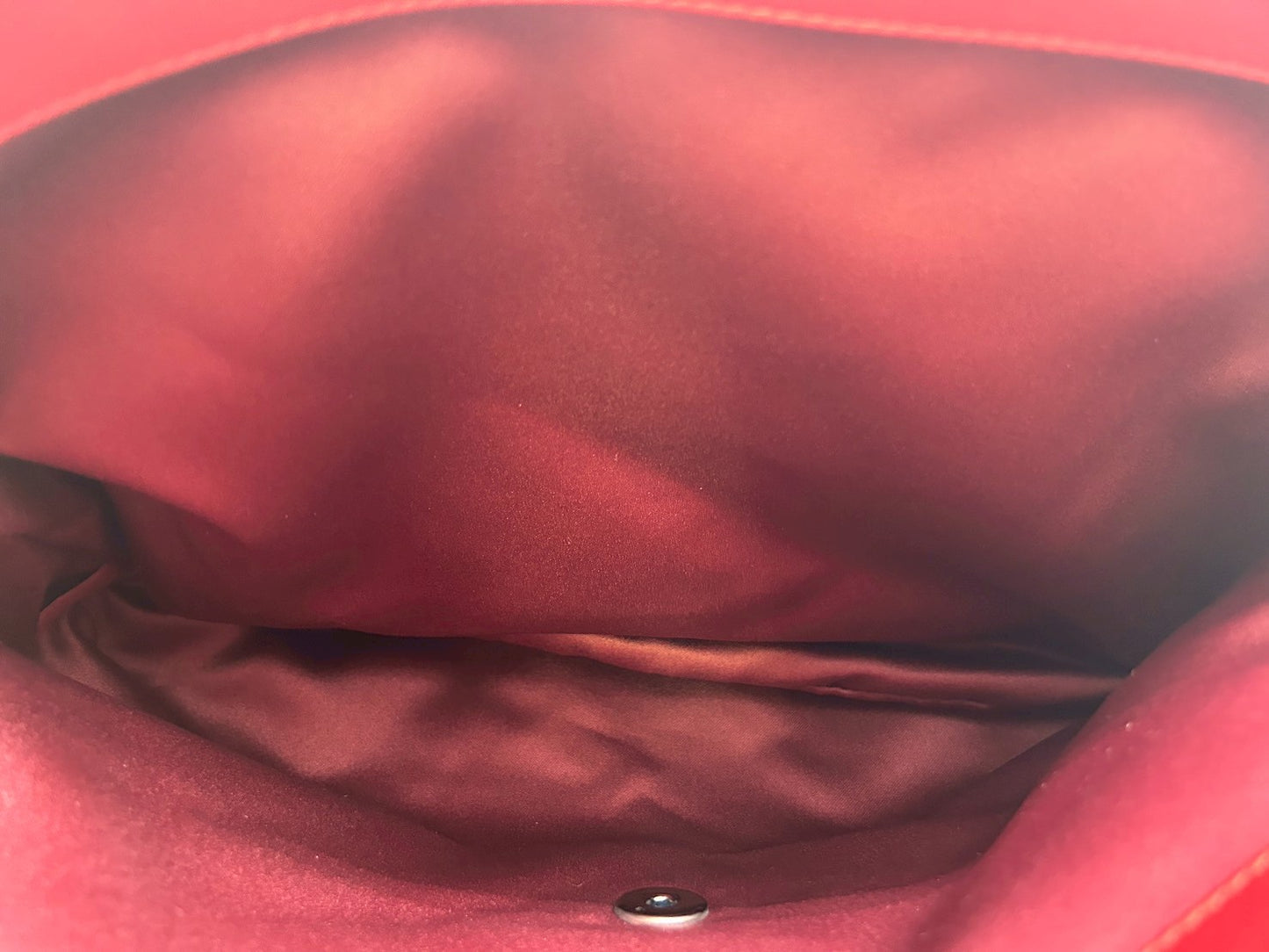 CHANEL Shoulder bag in red matelassé lambskin