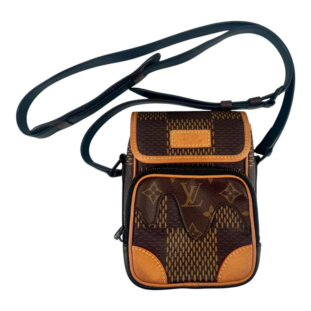 Louis Vuitton Women's shoulder bag, smartphone bag