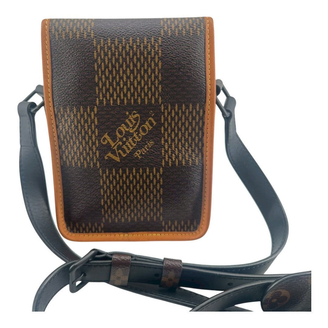 Louis Vuitton Women's shoulder bag, smartphone bag