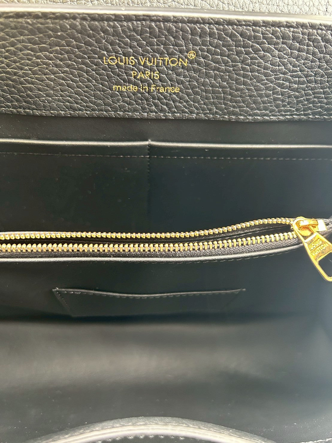 Louis Vuitton Women's 2-way shoulder bag Capucines MM