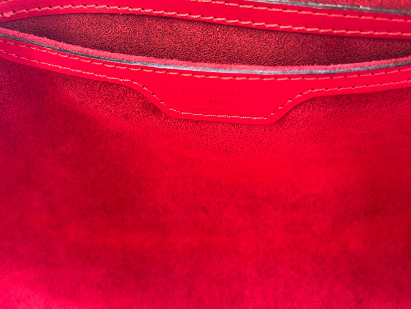 Louis Vuitton Women's handbag in red, Epi leather