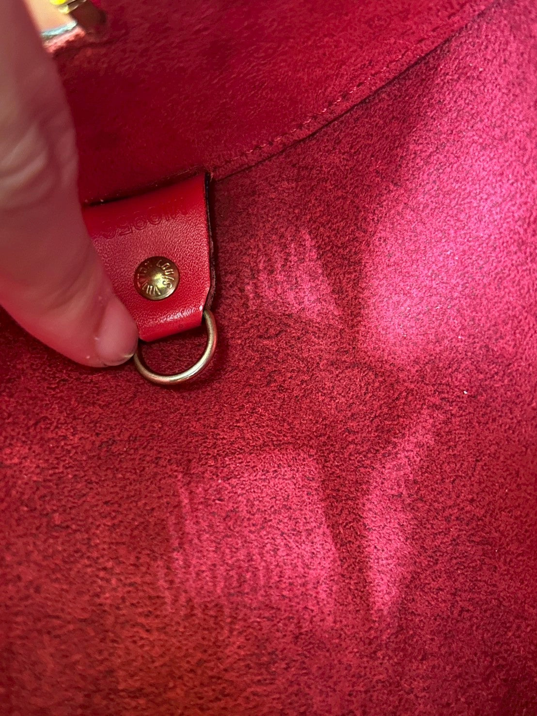 Louis Vuitton Women's handbag in red, Epi leather