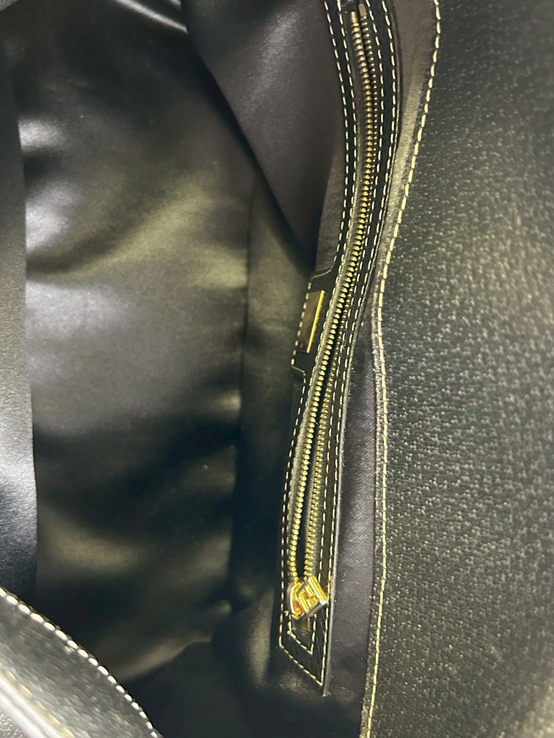Fendi Women's Mamma Bucket Shoulder Bag