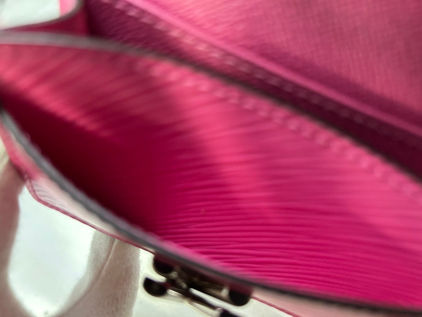 Louis Vuitton Business card holder Twist pink