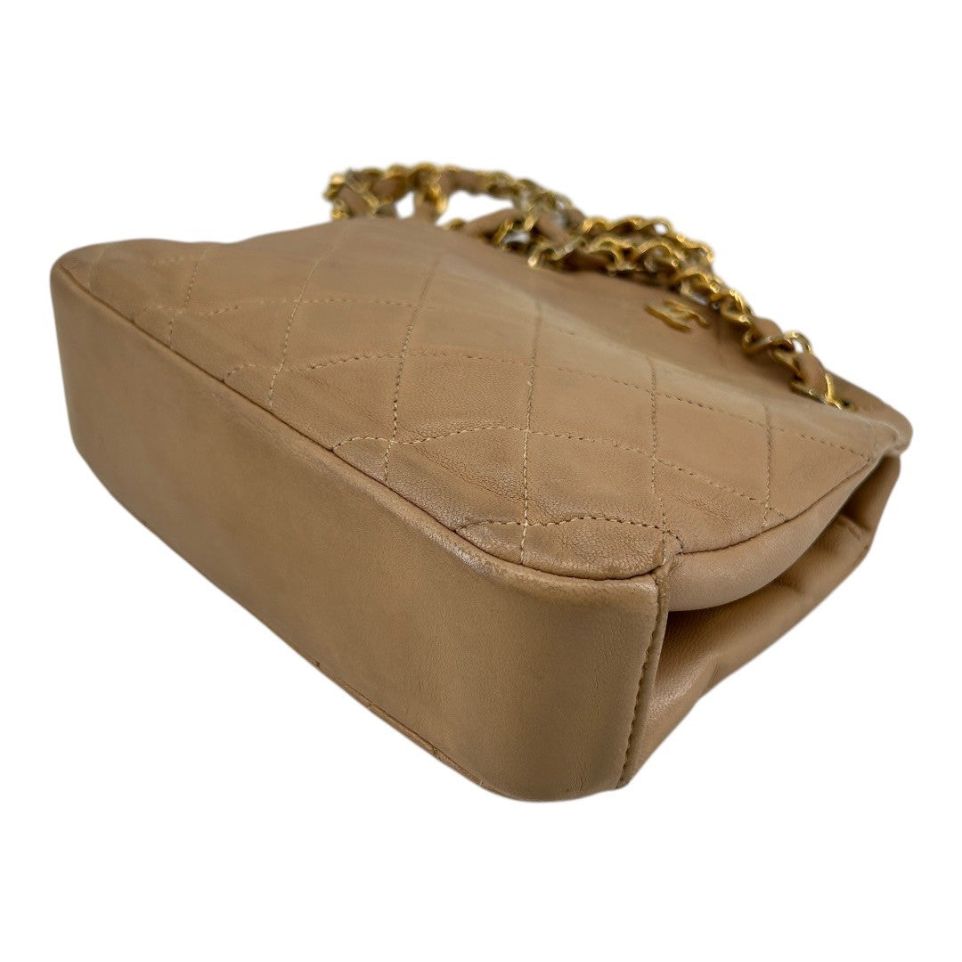 CHANEL Matelassé Shoulder bags