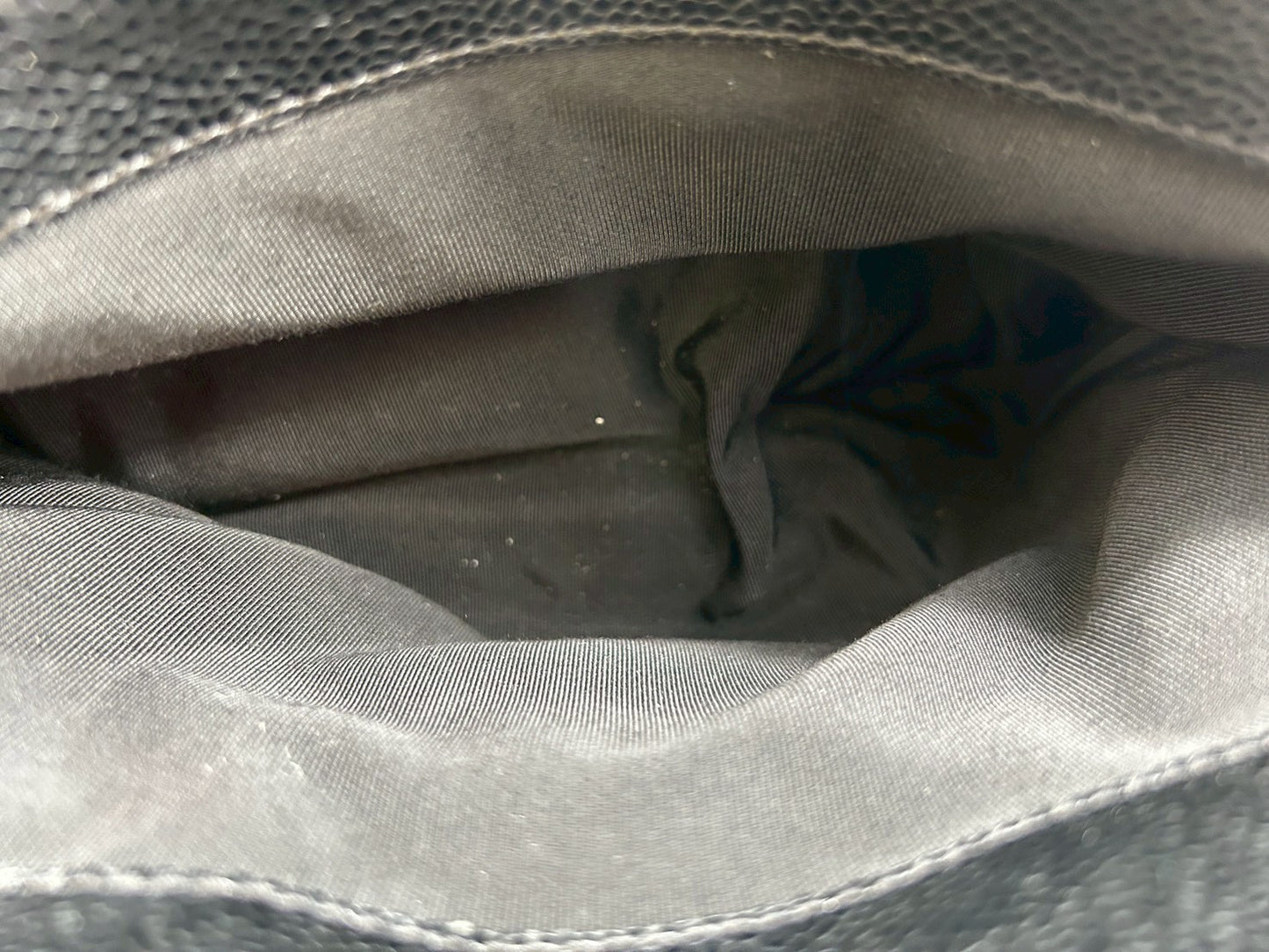 CHANEL　Caviar leather chain shoulder bag