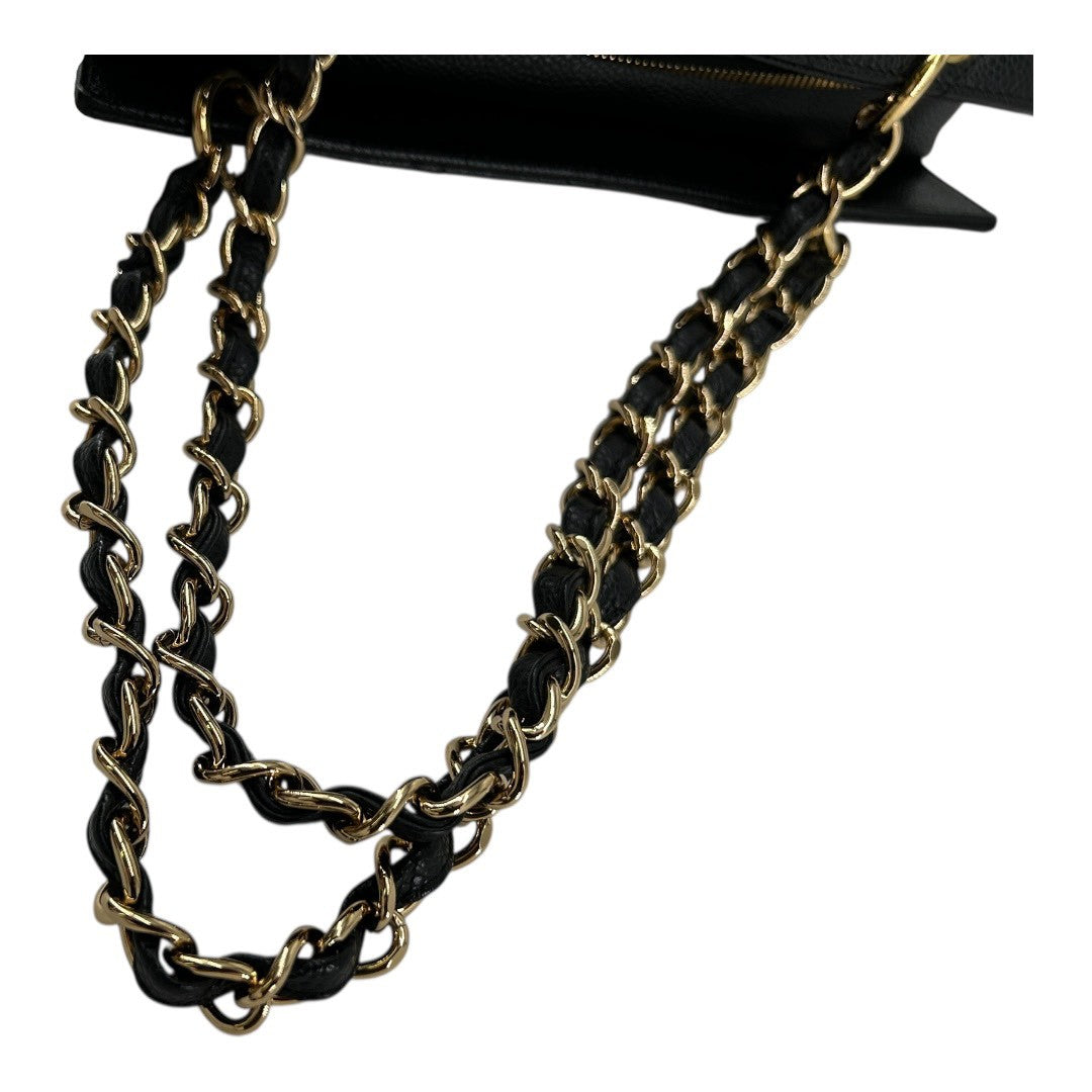 CHANEL　Caviar leather chain shoulder bag