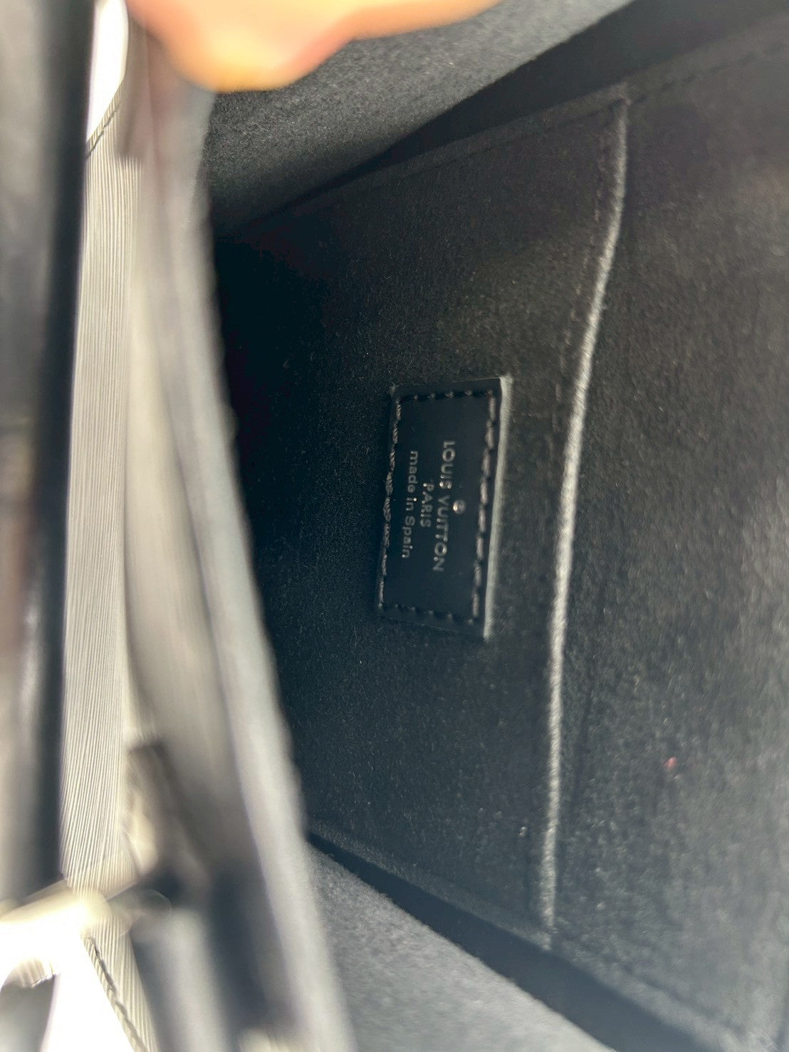 Louis Vuitton　Epi Petit Sac Plat 2-way shoulder bag