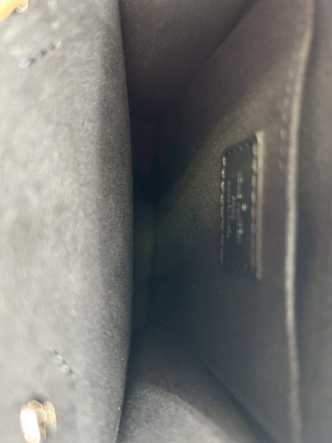 Louis Vuitton　Epi Petit Sac Plat 2-way shoulder bag