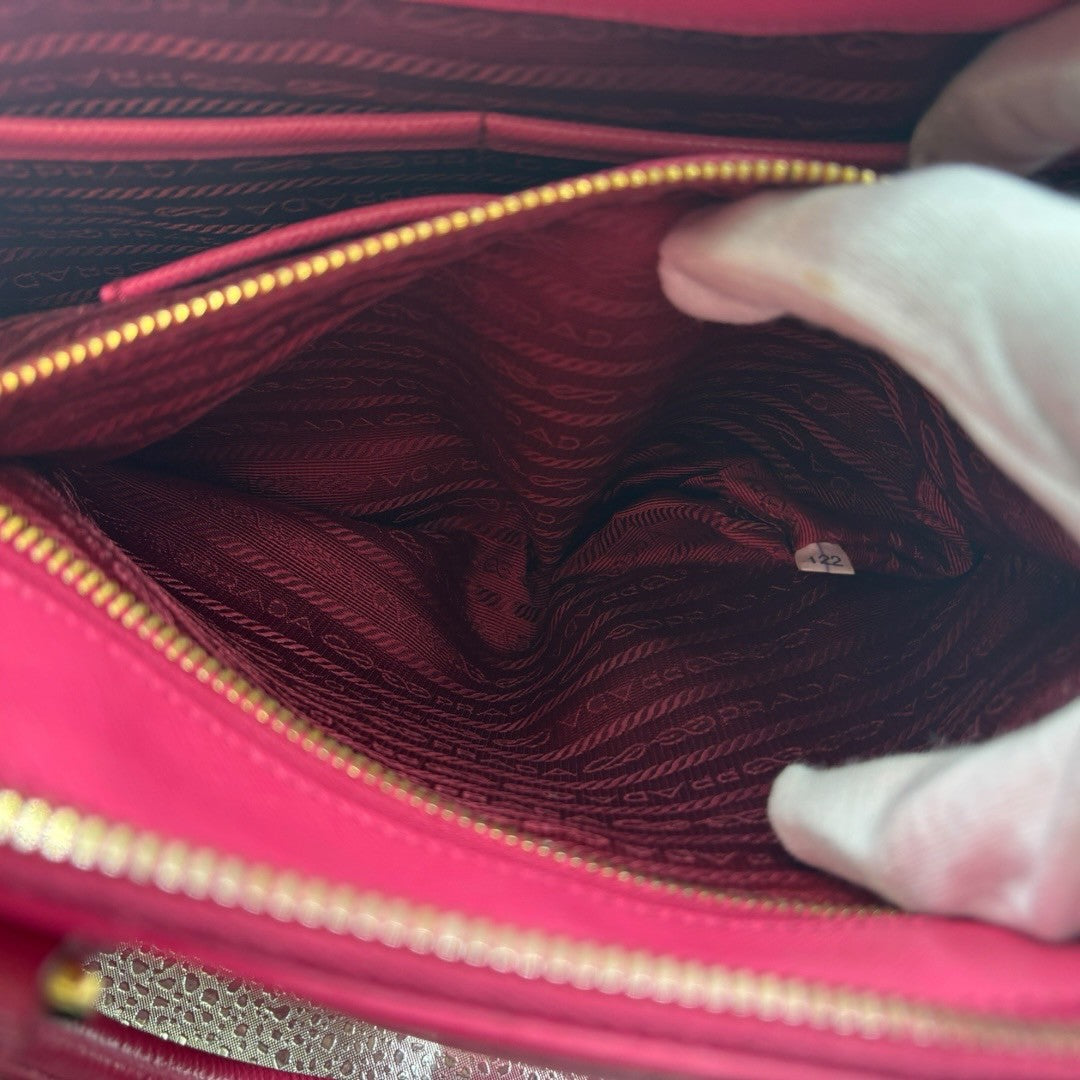 PRADA　Saffiano　Shoulder bags　pink