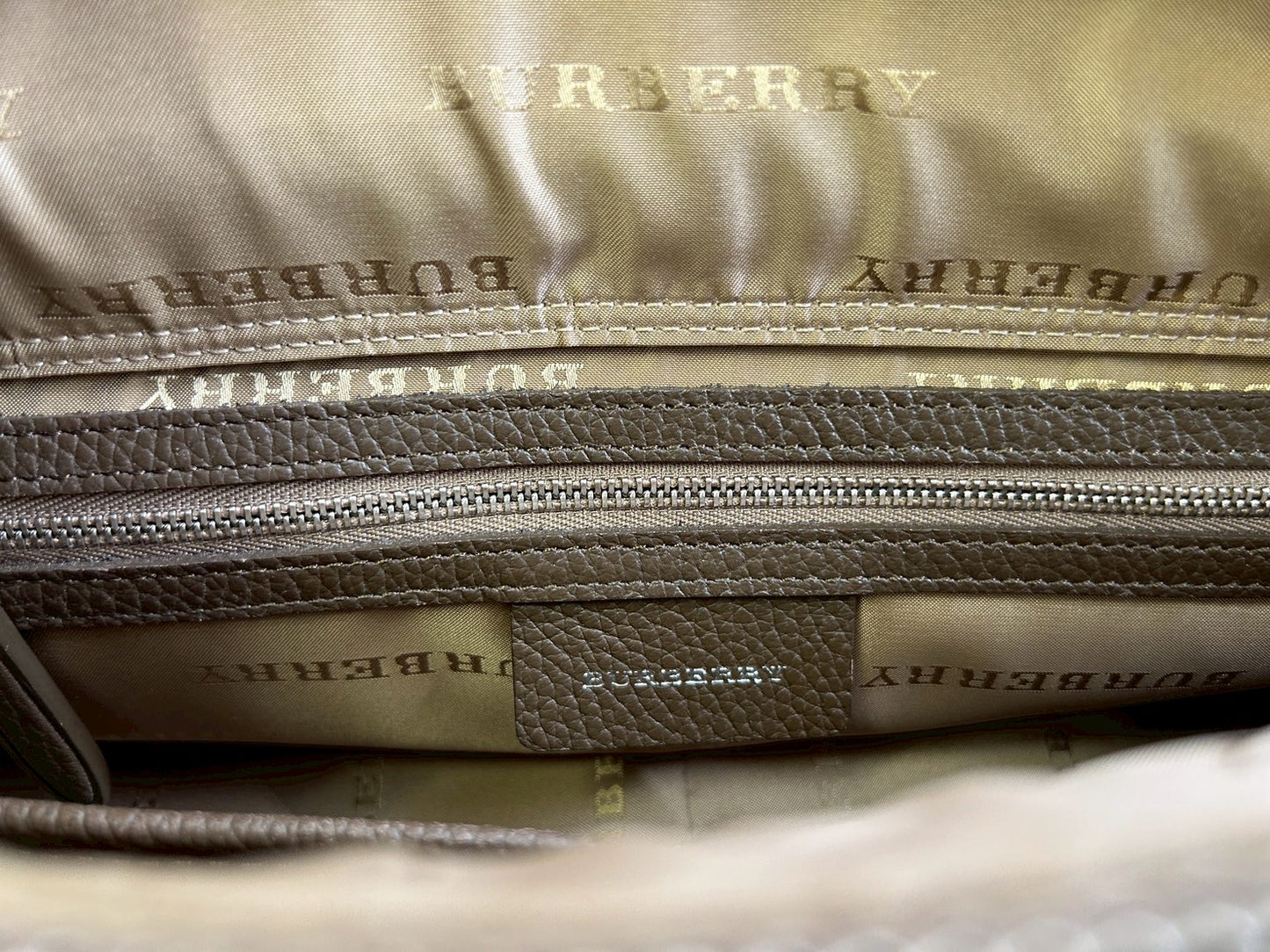 Burberry　Women's Nova Check Handbag