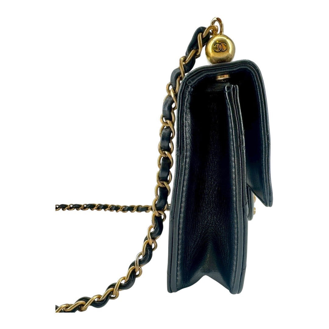 CHANEL  Shoulder bag - Matelasse - Chain shoulder