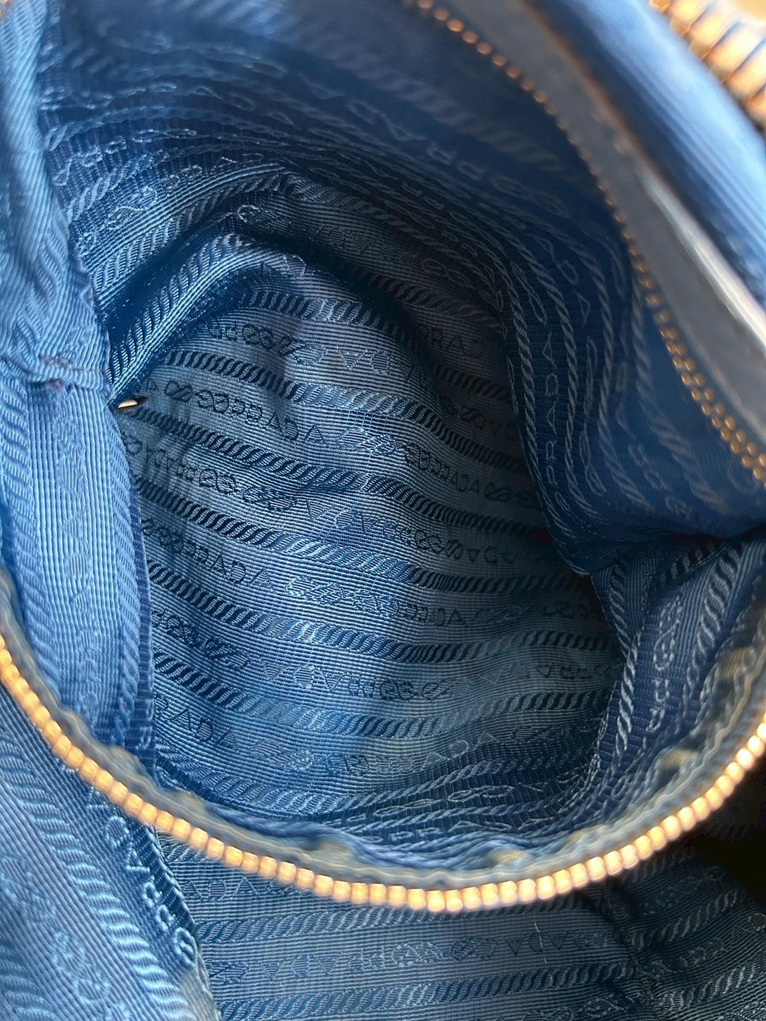PRADA　普拉達　Shoulder bag for women in blue leather