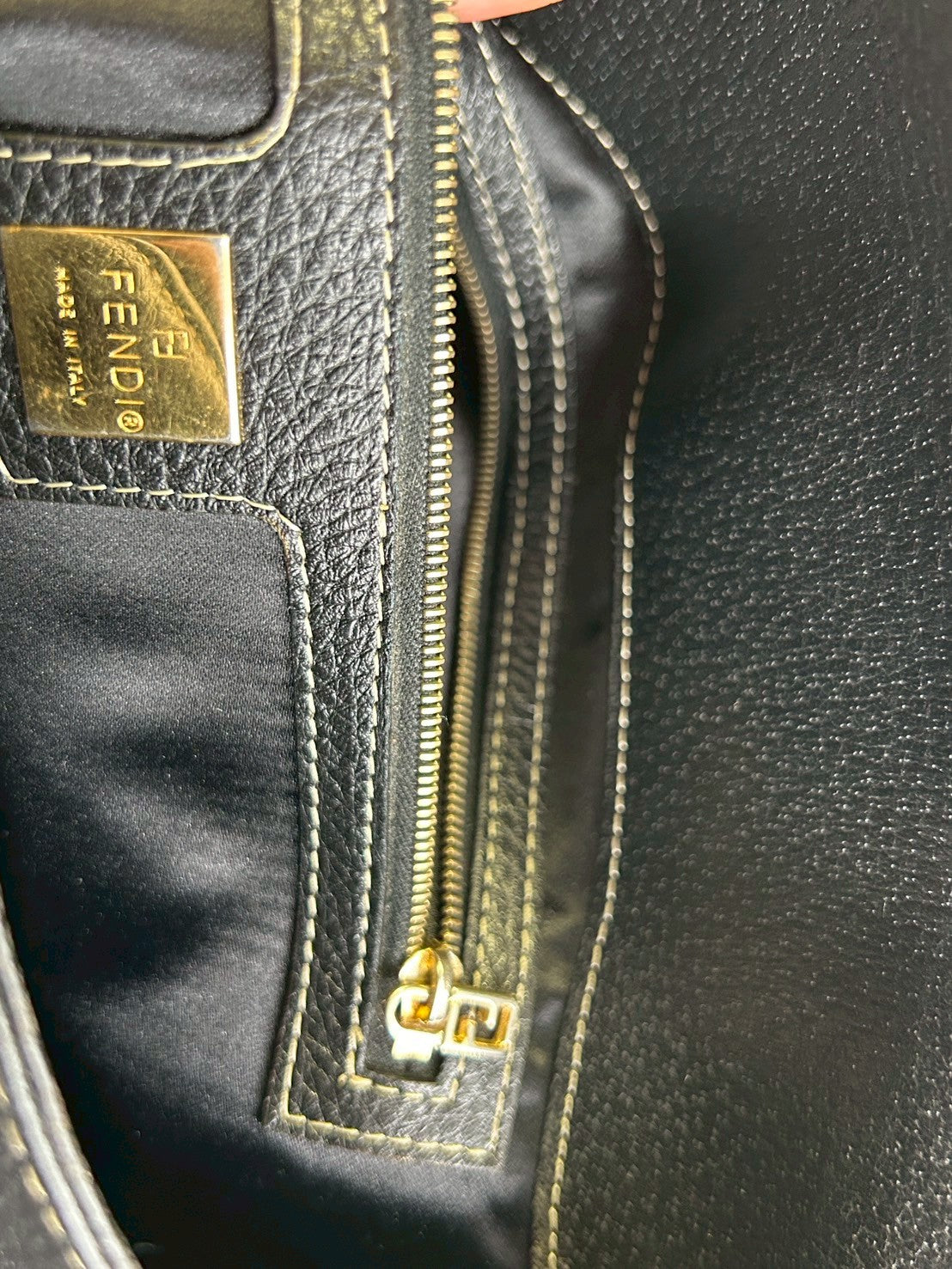 Fendi　Women's Mamma Bucket Shoulder Bag