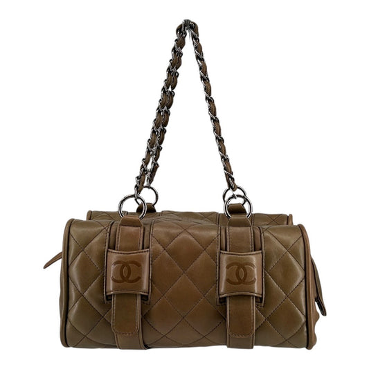 CHANEL　Lambskin chain shoulder bag