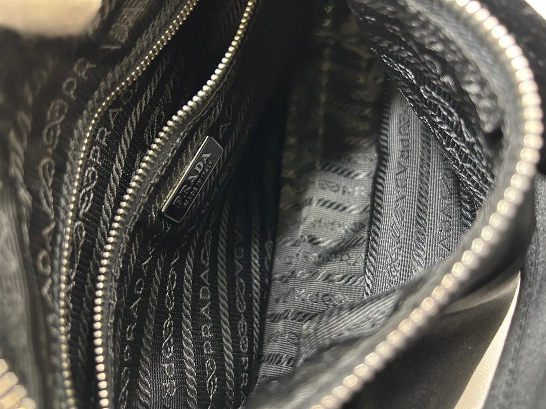PRADA　handbag　Black　mini